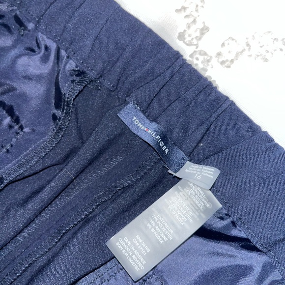 Woman’s Tommy Hilfiger pant suit - Picture 8 of 8